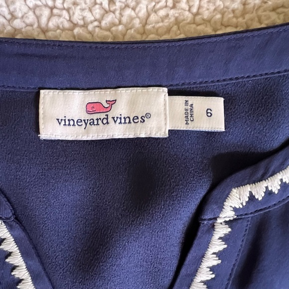 Vineyard Vines silk embroidered 3/4 tunic lined so pretty!! Like new 6 navy blue - Picture 5 of 6